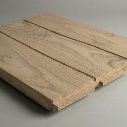 Linear wood ceiling panels with flat-profile blades